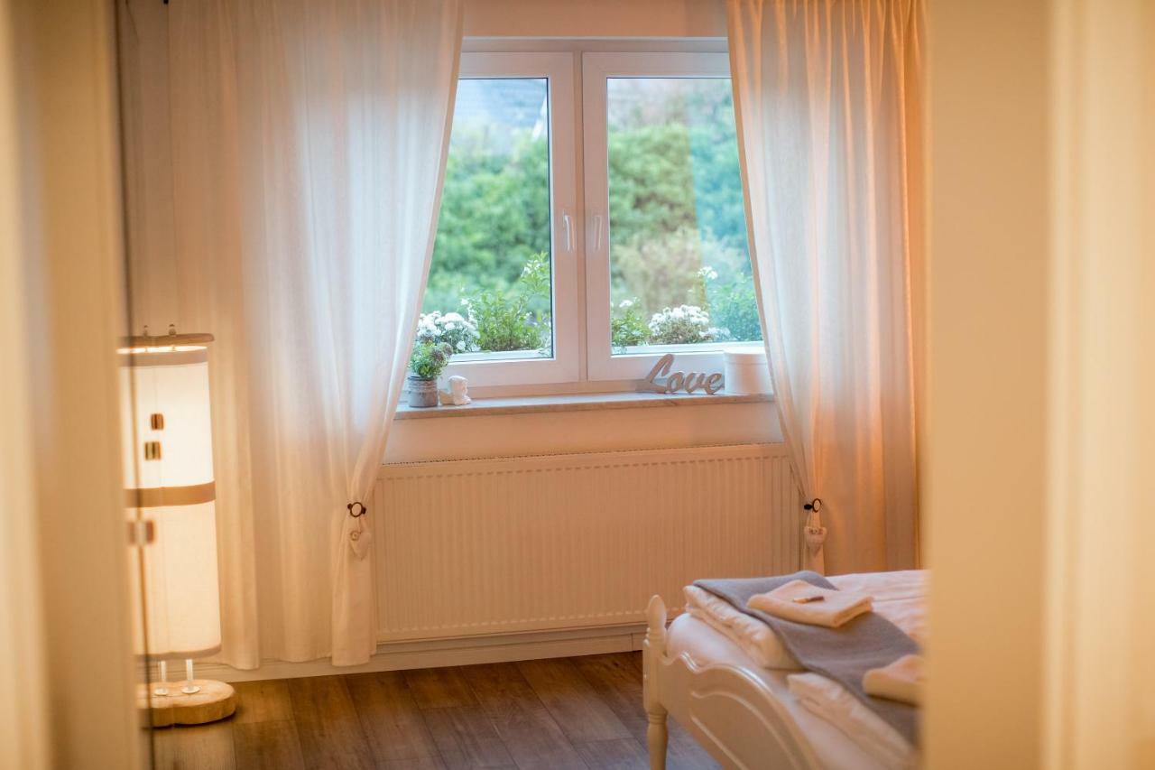 Ferienwohnung Landhaus Swisttal - In Der Naehe Phantasialand Bruehl Und Palmenparadies Therme Euskirchen Exterior foto